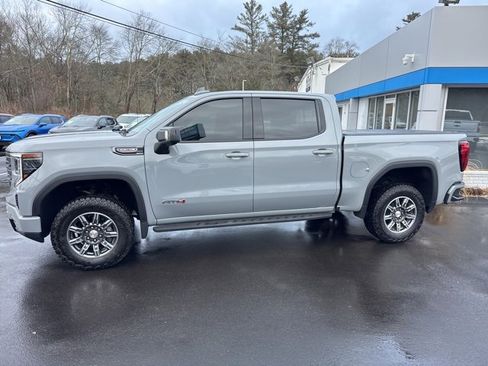 Used 2024 GMC Sierra 1500 AT4 w/ Technology Package image 2