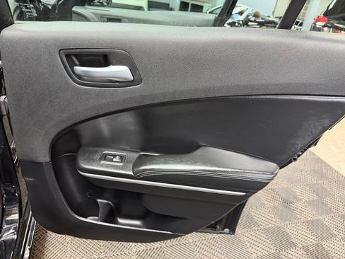 Used 2020 Dodge Charger SXT w/ Leather Interior Group RWD image 47