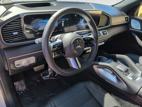New 2026 Mercedes-Benz GLS 580 4MATIC image 3