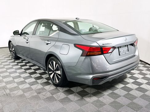 Used 2021 Nissan Altima 2.5 SV FWD image 5