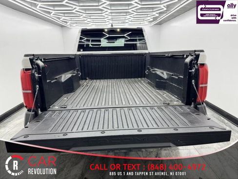 Used 2024 Toyota Tacoma SR image 6