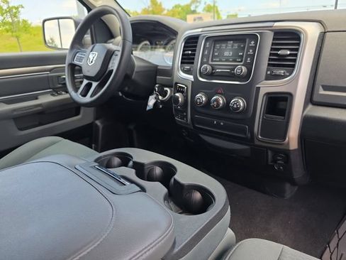 Used 2017 RAM 1500 Classic SLT AWD/4WD image 16