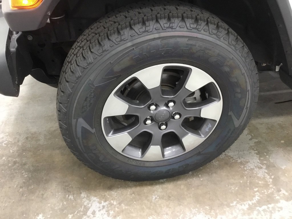 Used 2018 Jeep Wrangler Unlimited Sahara AWD/4WD image 5