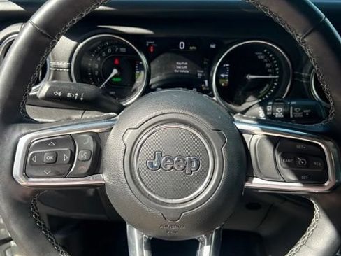 Used 2023 Jeep Wrangler Unlimited Sahara w/ Cold Weather Group AWD/4WD image 15