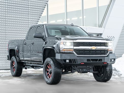 Used 2019 Chevrolet Silverado 1500 LT image 1
