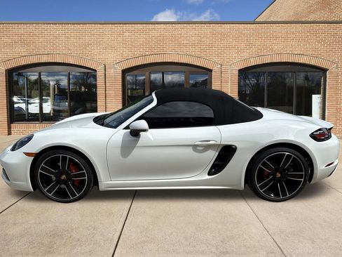 Used 2024 Porsche 718 Boxster S RWD image 7