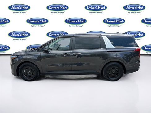 Used 2025 Kia Carnival FWD image 4