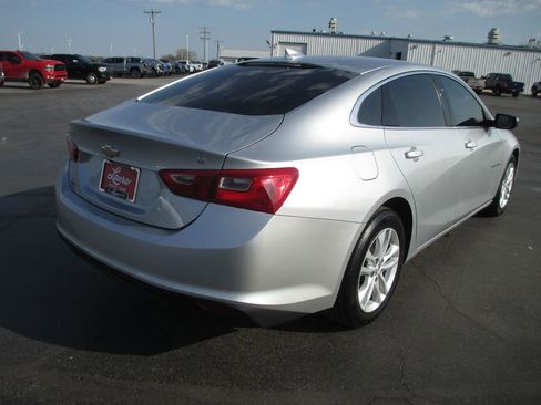 Used 2018 Chevrolet Malibu LT image 7