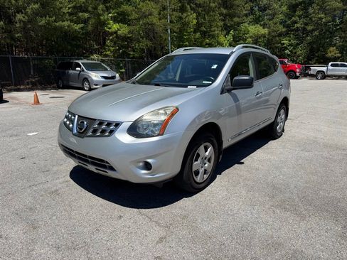 Used 2014 Nissan Rogue S w/ Convenience Package FWD image 3
