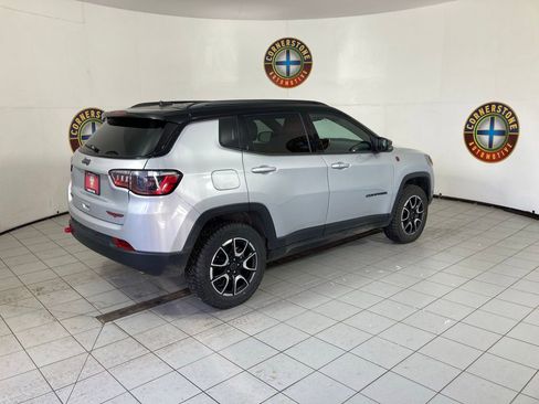 Used 2025 Jeep Compass Trailhawk image 16