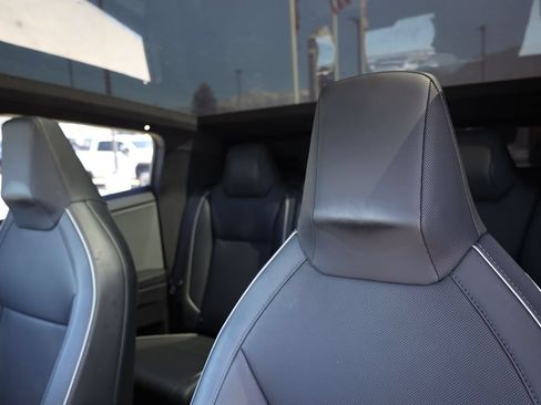 Used 2025 Tesla Cybertruck AWD Crew Cab image 16