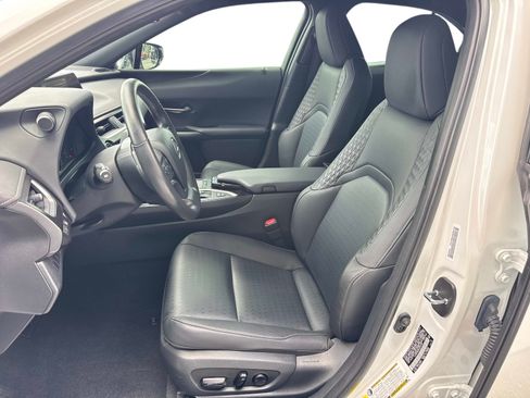Used 2022 Lexus UX 250h w/ Accessory Package (Z2) AWD/4WD image 22