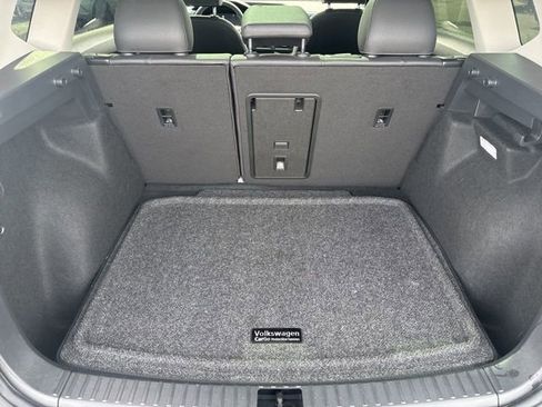 Used 2024 Volkswagen Taos SE image 15