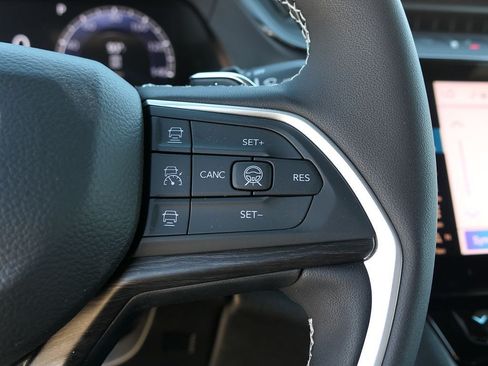 New 2026 Jeep Grand Cherokee Limited w/ Limited Altitude Package AWD/4WD image 13