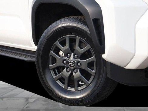 Used 2025 Toyota 4Runner SR5 AWD/4WD image 3