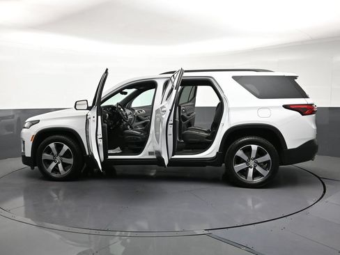 Certified 2023 Chevrolet Traverse LT w/ LT Premium Package AWD/4WD image 34