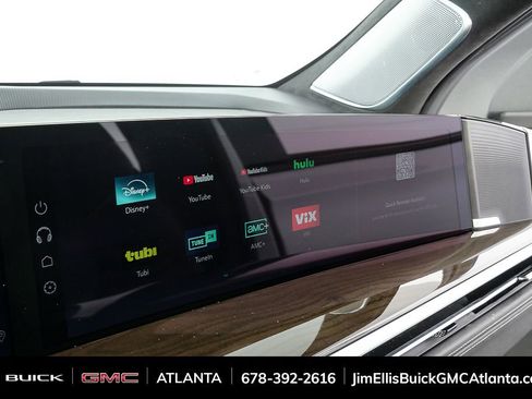 Used 2025 Cadillac Escalade ESV Sport Platinum image 19