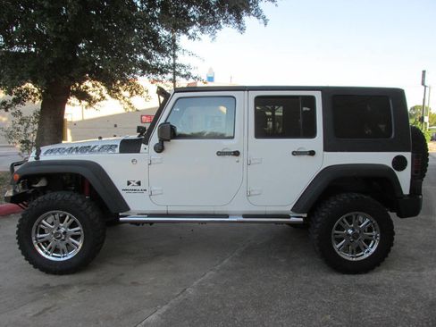 Used 2008 Jeep Wrangler Unlimited X image 4