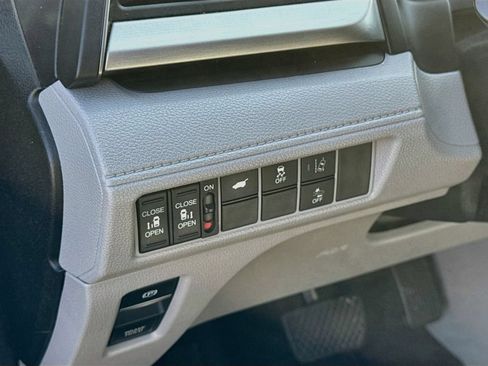 Used 2019 Honda Odyssey EX-L image 11