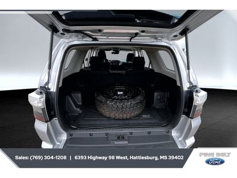 Used 2020 Toyota 4Runner TRD Off-Road AWD/4WD image 21