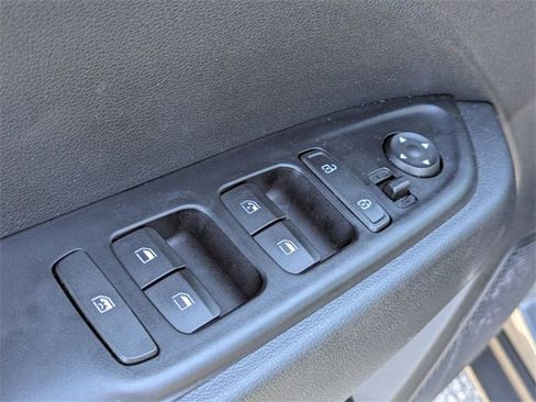 Used 2024 Hyundai Venue SEL image 12