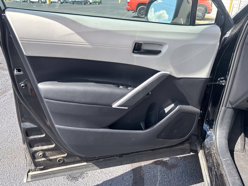 Used 2025 Toyota Corolla Cross L FWD image 7