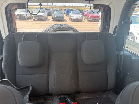 Used 2020 Jeep Wrangler Sport AWD/4WD image 12