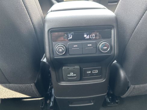 Used 2023 GMC Acadia SLE w/ Driver Convenience Package AWD/4WD image 19