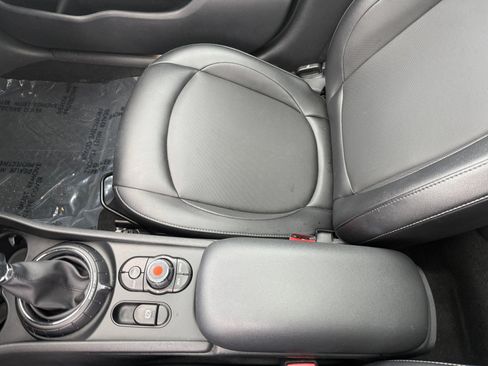 Used 2016 MINI Cooper Clubman image 14