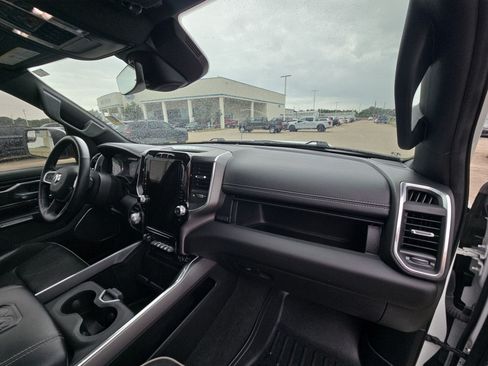 Used 2023 RAM 1500 Laramie AWD/4WD image 33