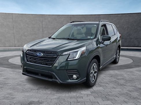Used 2023 Subaru Forester Premium image 4