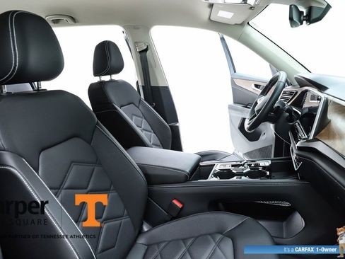 Used 2025 Volkswagen Atlas SE w/ Black Wheel Package image 75