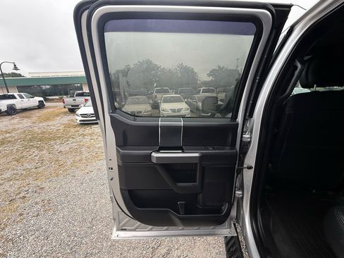 Used 2018 Ford F150 XLT w/ Equipment Group 302A Luxury AWD/4WD image 30