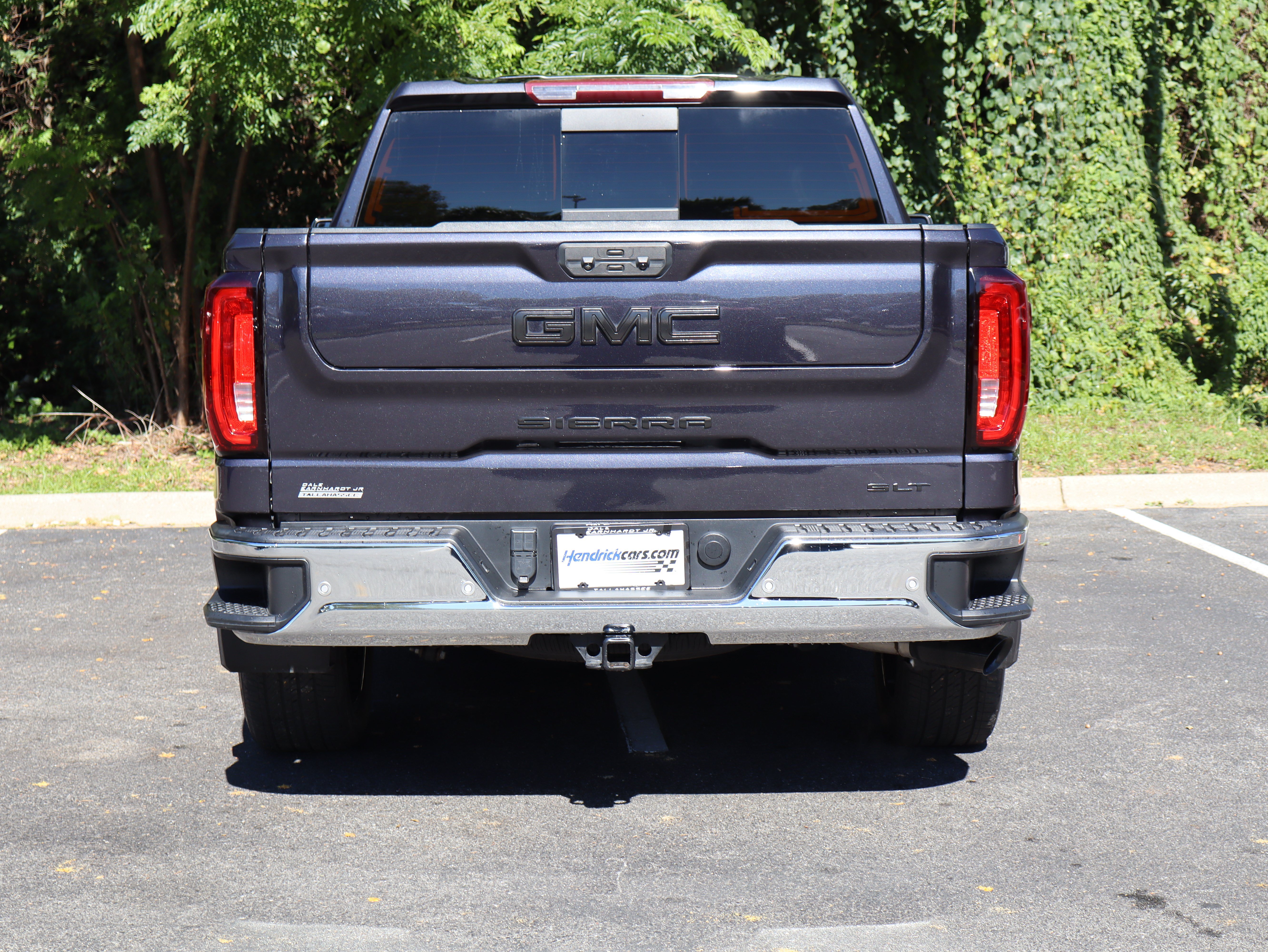 Used 2022 GMC Sierra 1500 SLT w/ SLT Premium Plus Package RWD image 9