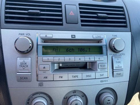 Used 2004 Toyota Solara SE image 50