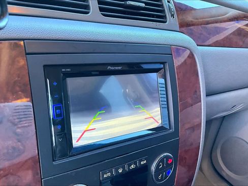 Used 2011 Chevrolet Tahoe LT image 22