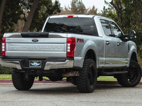 Used 2022 Ford F250 XLT w/ FX4 Off-Road Package image 10