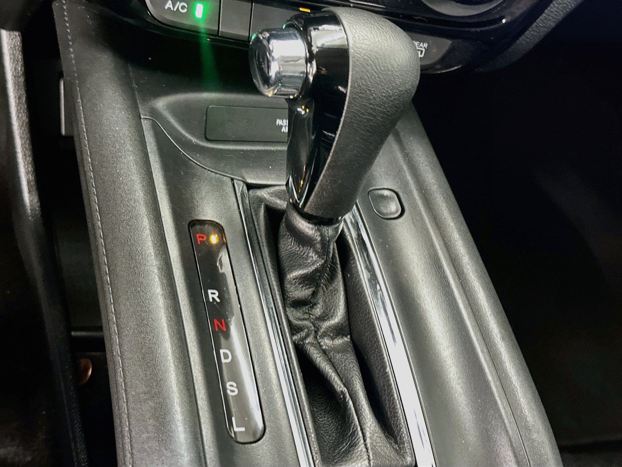 Used 2018 Honda HR-V LX image 24