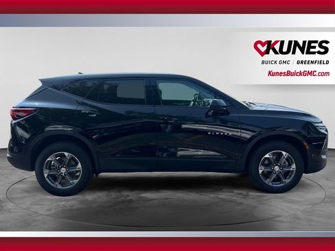 Used 2025 Chevrolet Blazer LT FWD image 12