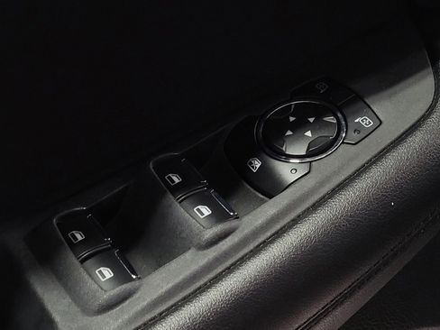 Used 2017 Ford Edge SE FWD image 27