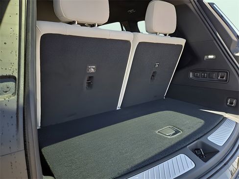 New 2026 Cadillac Vistiq Sport image 11