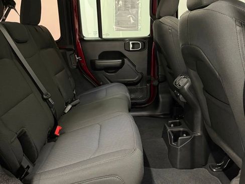 Used 2022 Jeep Wrangler Unlimited Sport image 14