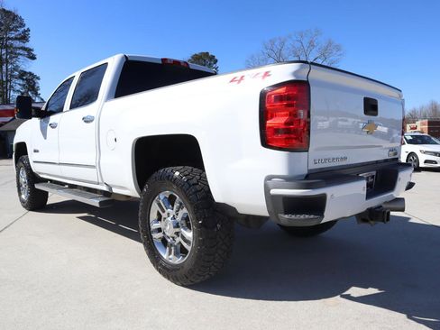 Used 2019 Chevrolet Silverado 2500 High Country w/ Duramax Plus Package image 4