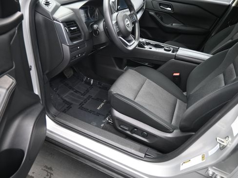 Certified 2024 Nissan Rogue SV AWD/4WD image 12
