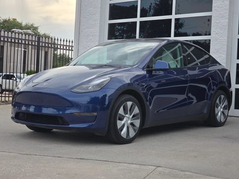 Used 2023 Tesla Model Y Long Range AWD/4WD image 9
