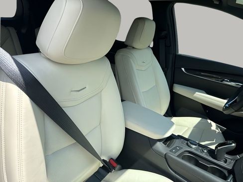 New 2025 Cadillac XT6 Sport w/ Technology Package image 13