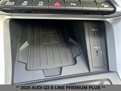 Used 2025 Audi Q3 2.0T Premium Plus w/ Premium Plus Package image 32