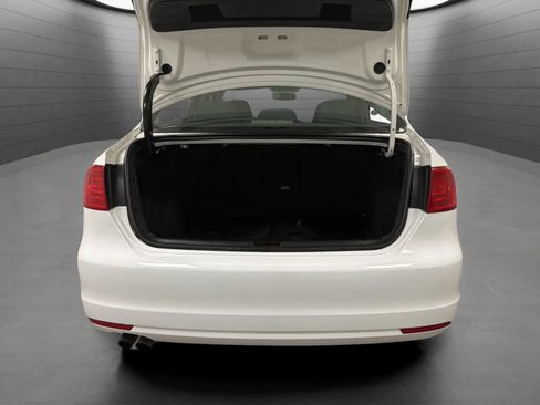 Used 2013 Volkswagen Jetta SE FWD image 17