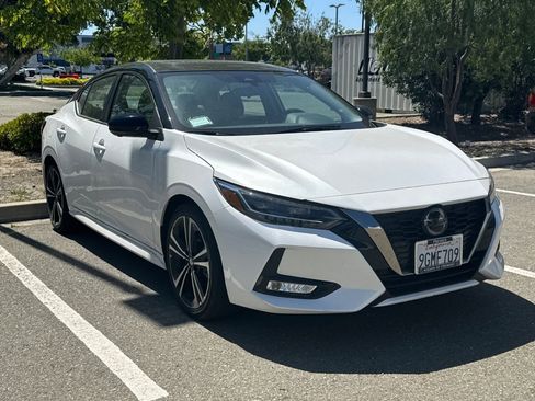 Certified 2023 Nissan Sentra SR w/ SR Premium Package FWD image 2