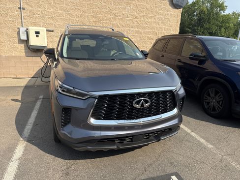 Used 2023 INFINITI QX60 Sensory w/ Vision Package AWD/4WD image 39